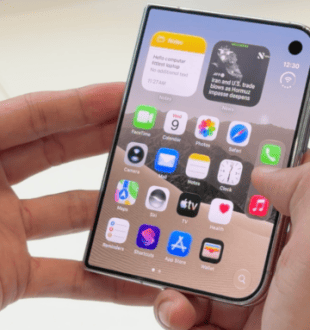 L'interface iOS est délocalisée à droite, avec le dock et la barre de statut au niveau du pouce. Les bordures sont aussi asymétriques. // Source : Numerama L'interface iOS est délocalisée à droite, avec le dock et la barre de statut au niveau du pouce. Les bordures sont aussi asymétriques. // Source : Numerama