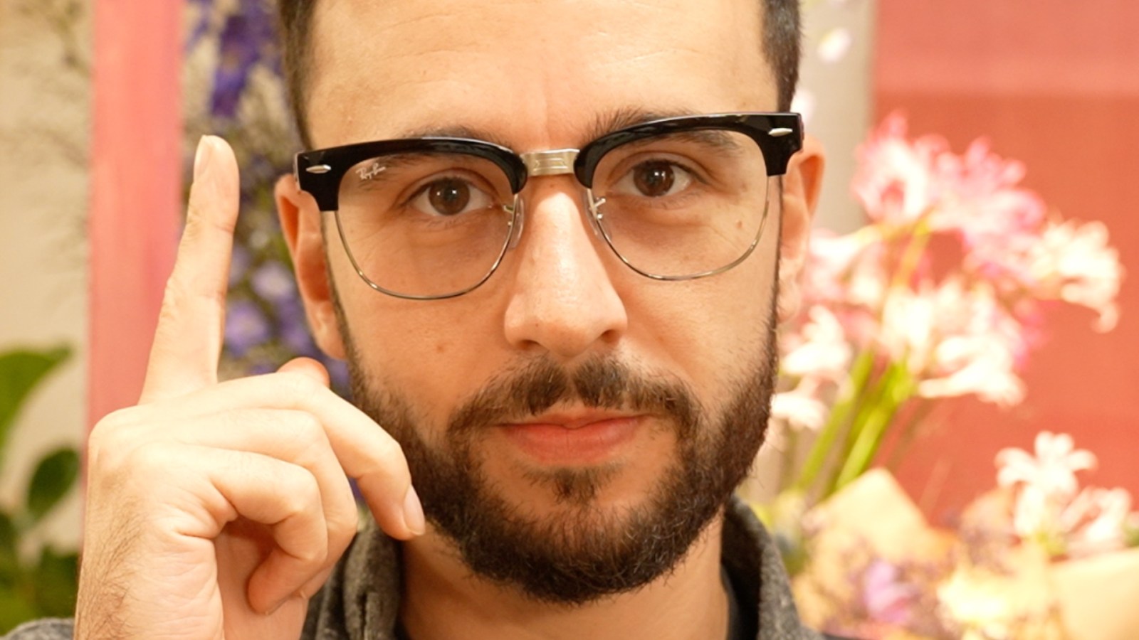 Meta lance des Ray-Ban sans caméra et sort enfin ses lunettes avec écran en France