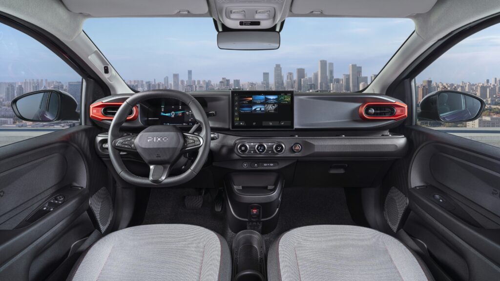 L'intérieur de la Nissan Pixo. // Source : Nissan L'intérieur de la Nissan Pixo. // Source : Nissan
