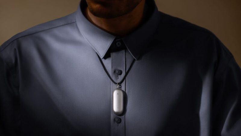 Vous avez trop de réunions ? Ce petit badge qui enregistre et résume vos réunions grâce à l’IA perd 51 € pour la rentrée