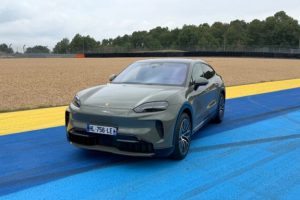Le Porsche Cayenne Electric à l'essai. // Source : Robin San Vicente pour Numerama Le Porsche Cayenne Electric à l'essai. // Source : Robin San Vicente pour Numerama