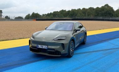 Le Porsche Cayenne Electric à l'essai. // Source : Robin San Vicente pour Numerama Le Porsche Cayenne Electric à l'essai. // Source : Robin San Vicente pour Numerama