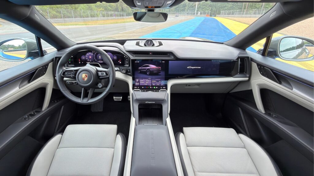 Le Porsche Cayenne Electric à l'essai. // Source : Robin San Vicente pour Numerama Le Porsche Cayenne Electric à l'essai. // Source : Robin San Vicente pour Numerama