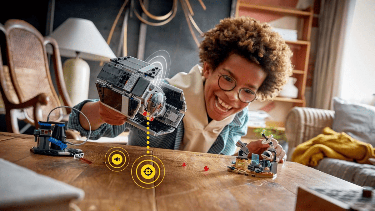 Le Lego Smart Play TIE Fighter de Dark Vador // Source : Lego Le Lego Smart Play TIE Fighter de Dark Vador // Source : Lego
