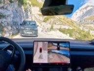 Le Tesla FSD impressionne sur les petites routes de montagne. // Source : Jan Skočaj via X Le Tesla FSD impressionne sur les petites routes de montagne. // Source : Jan Skočaj via X