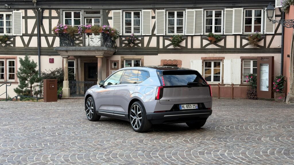 Le Volvo EX60. // Source : Robin San Vicente pour Numerama Le Volvo EX60. // Source : Robin San Vicente pour Numerama