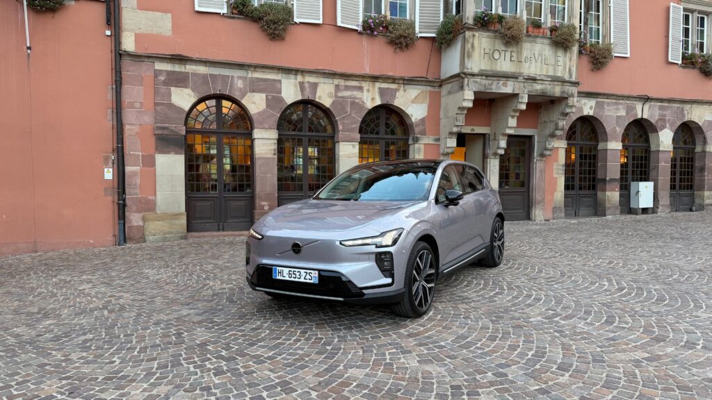 Le Volvo EX60. // Source : Robin San Vicente pour Numerama Le Volvo EX60. // Source : Robin San Vicente pour Numerama