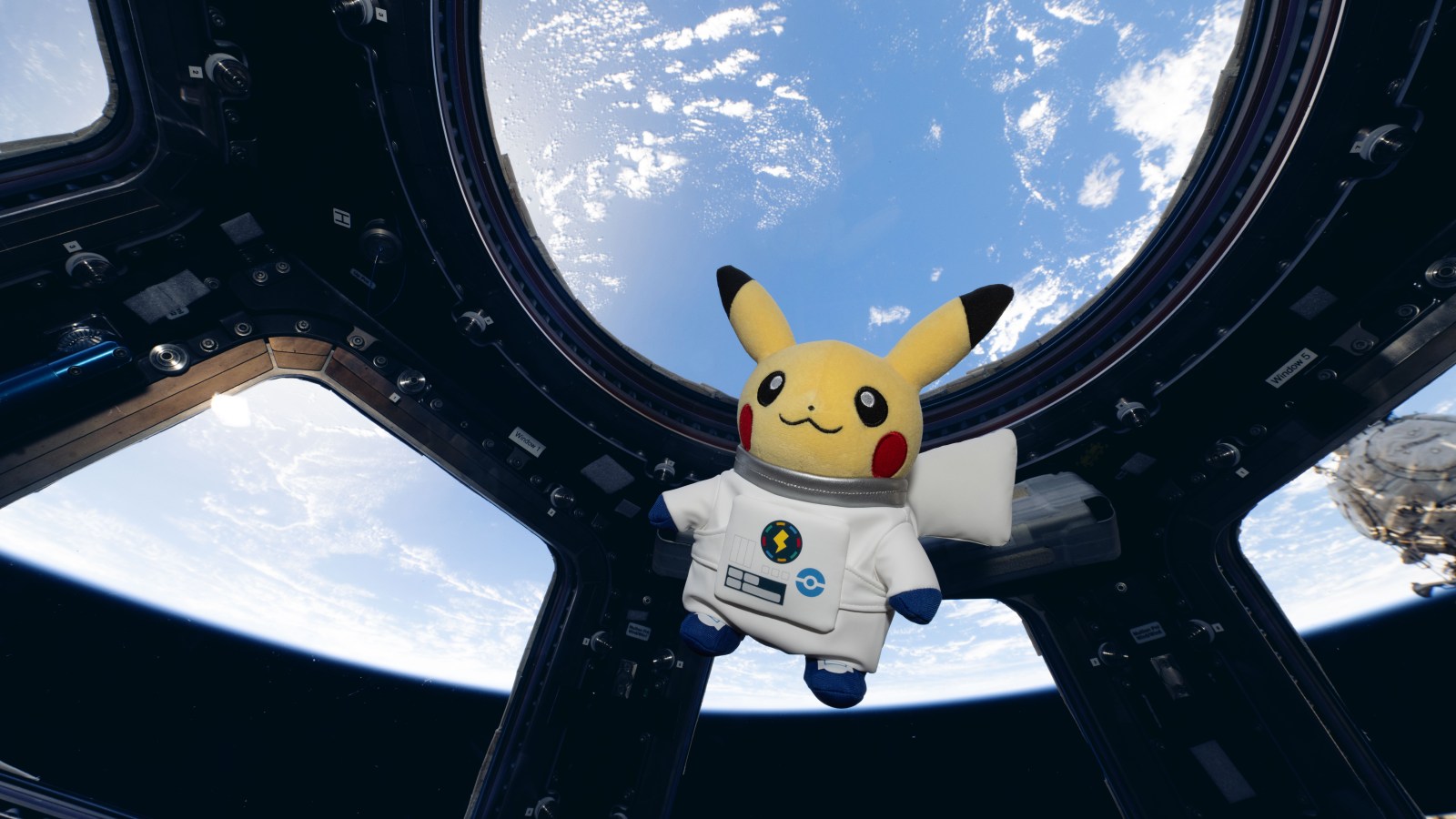 Sophie Adenot a une peluche Pikachu dans l’ISS, et ce n’est pas pour devenir la meilleure dresseuse