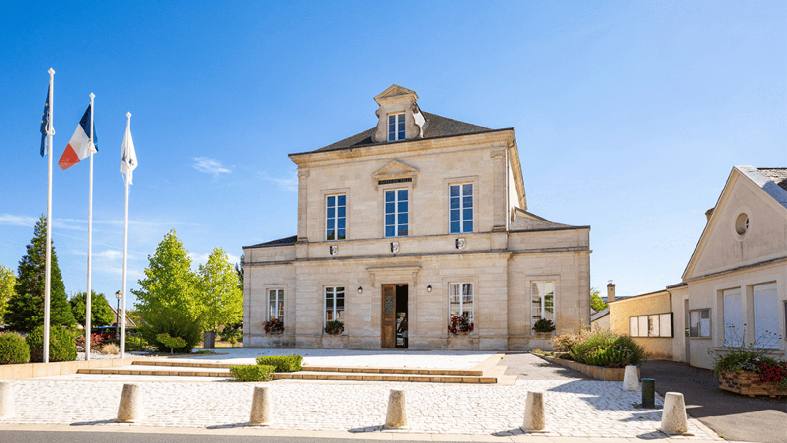 « On avait du mal à toucher la population active » : dans la Sarthe, une mairie fait un bond technologique pour être ouverte 24h/24