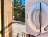 Ecovacs Winbot W2S Pro Omni // Source : Numerama