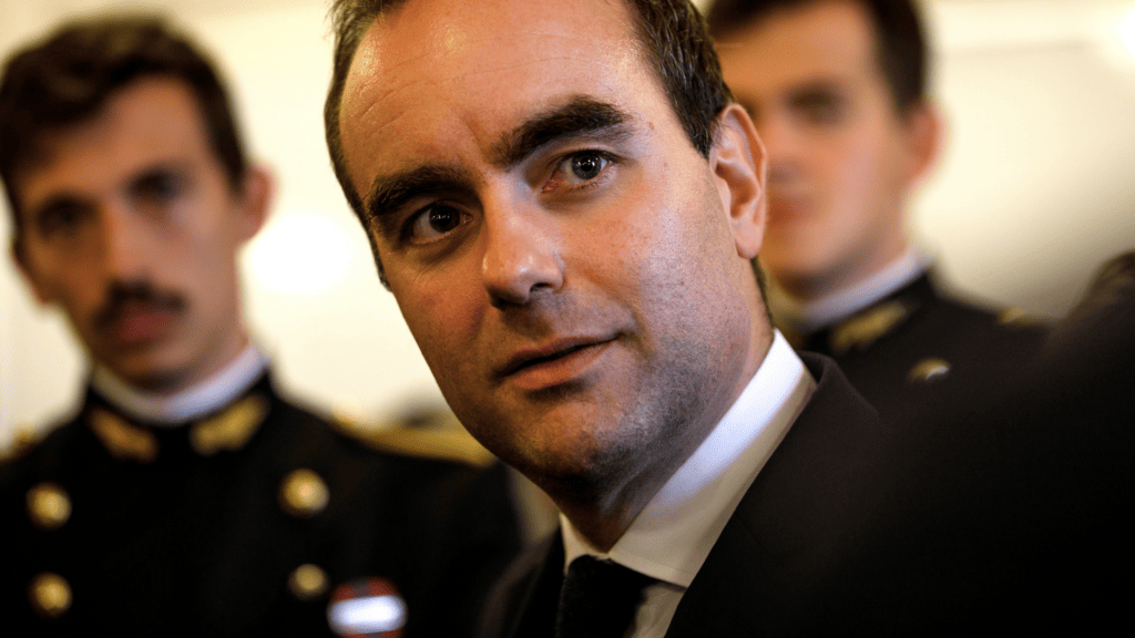 Sébastien Lecornu. // Source : Wikimedia Commons - Ecole polytechnique de Paris