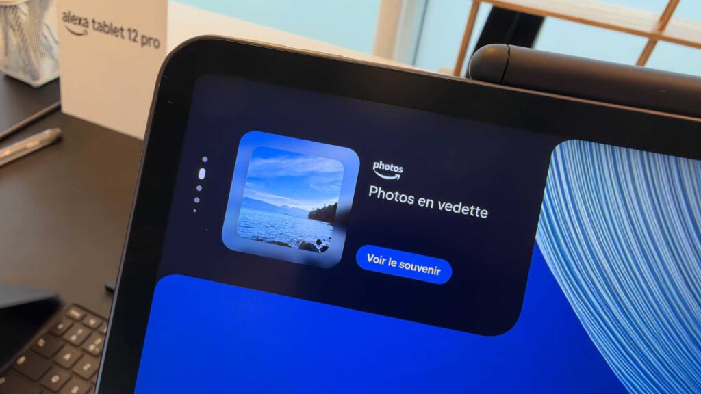En haut à gauche de l'écran d'accueil, le lanceur Alexa affiche ce widget en permanence. // Source : Numerama En haut à gauche de l'écran d'accueil, le lanceur Alexa affiche ce widget en permanence. // Source : Numerama