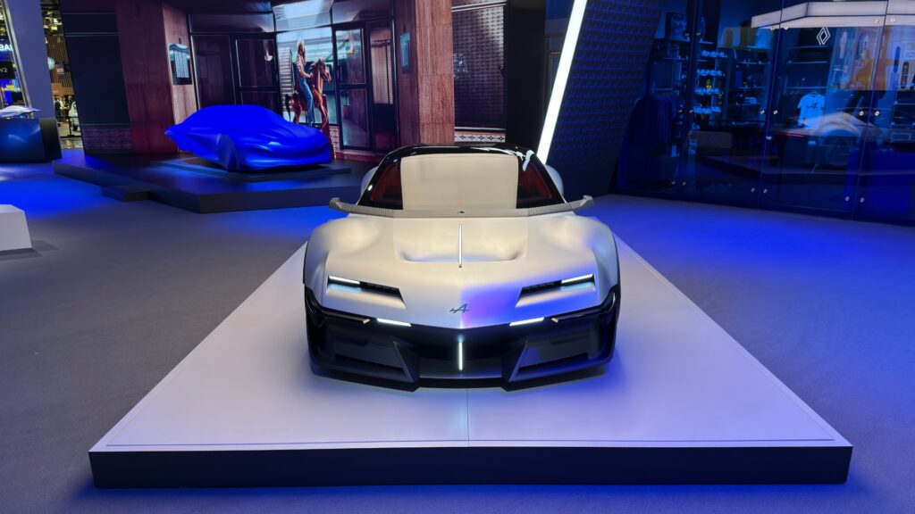 Le concept Alpine A310 Vision au Mondial de l'Auto 2026. // Source : Robin San Vicente pour Numerama