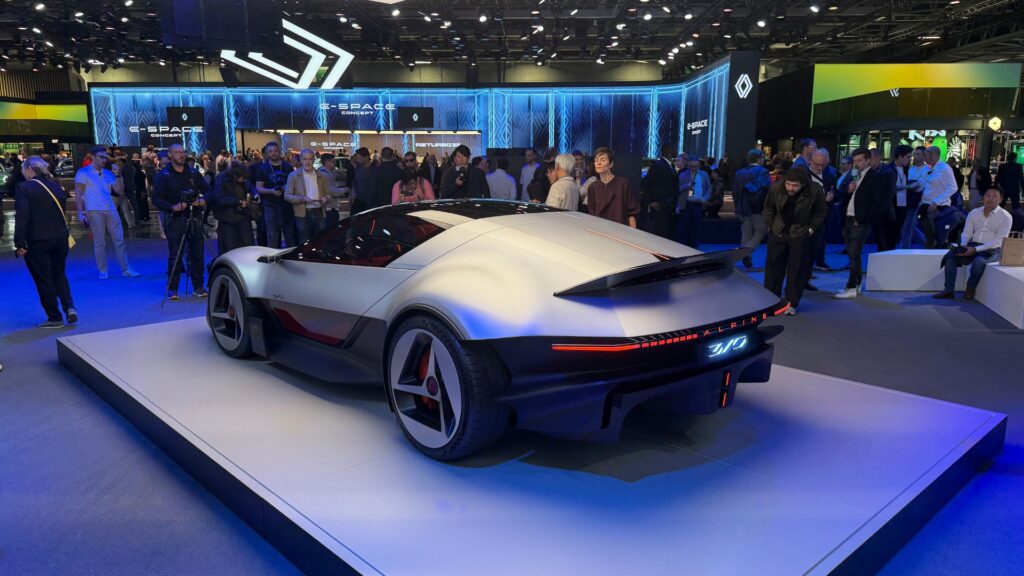 Le concept Alpine A310 Vision au Mondial de l'Auto 2026. // Source : Robin San Vicente pour Numerama