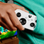Manette Xbox Nano // Source : Microsoft Manette Xbox Nano // Source : Microsoft