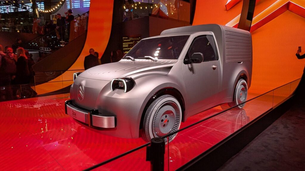 Citroen 2 CV Fourgonnette // Source : Raphaelle Baut pour Numerama Citroen 2 CV Fourgonnette // Source : Raphaelle Baut pour Numerama