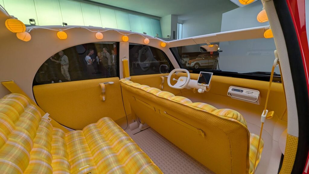Concept Citroën 2 CV // Source : Raphaelle Baut pour Numerama Concept Citroën 2 CV // Source : Raphaelle Baut pour Numerama