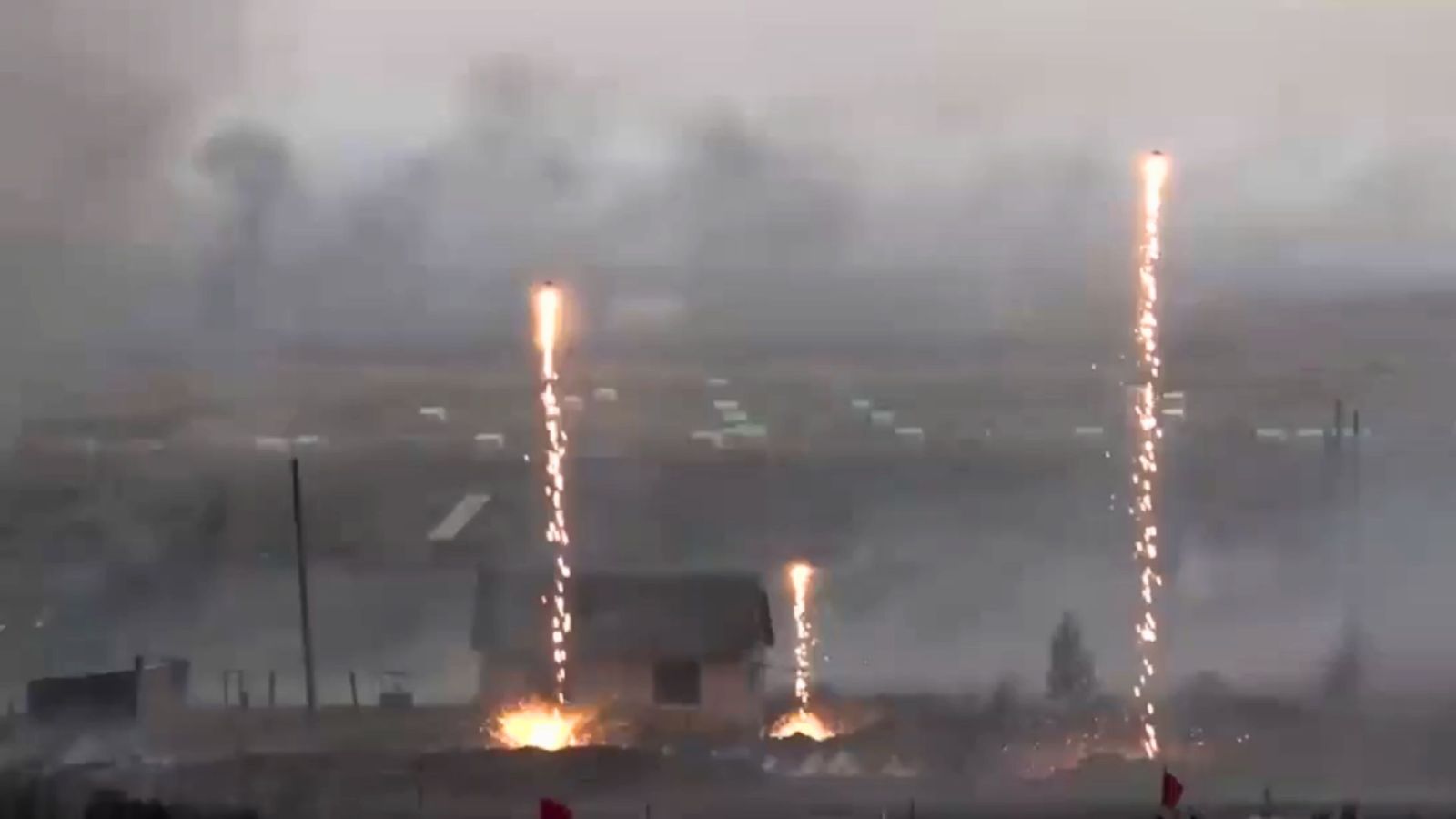 Une vidéo virale montre des drones « cracheurs de feu » déversant de la thermite en fusion à 2 000 °C