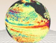 Anomalie de hauteur de surface de l'océan en 2026. // Source : NASA, E.U. Copernicus Marine Service Information ; montage Numerama avec Canva Anomalie de hauteur de surface de l'océan en 2026. // Source : NASA, E.U. Copernicus Marine Service Information ; montage Numerama avec Canva