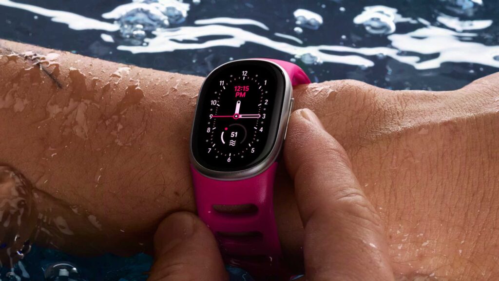 Le Google Fitbit Edge est évidemment étanche. // Source : Google Le Google Fitbit Edge est évidemment étanche. // Source : Google