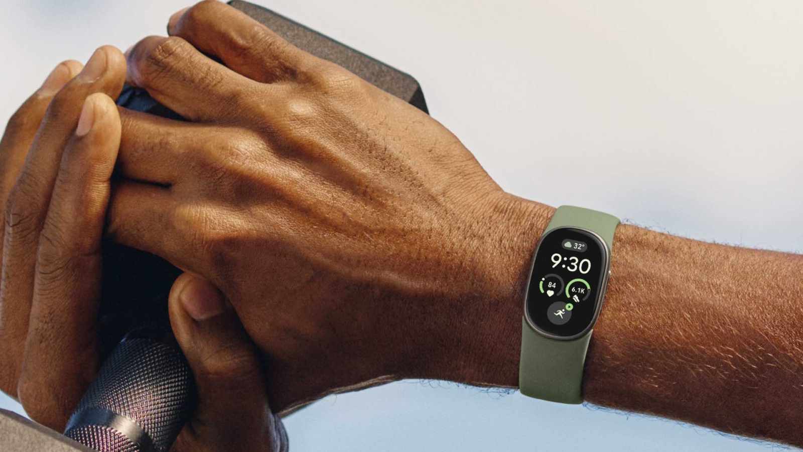 Google lance un nouveau bracelet pour suivre sa santé, cette fois-ci avec un écran