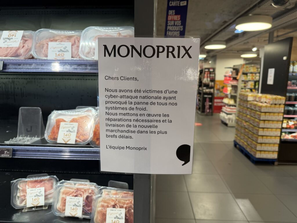 Message affiché le 14 octobre dans un Monoprix dans le centre de Paris // Source : Numerama Message affiché le 14 octobre dans un Monoprix dans le centre de Paris // Source : Numerama