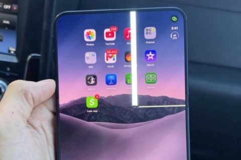 Un iPhone Duo cassé. // Source : Reddit Un iPhone Duo cassé. // Source : Reddit