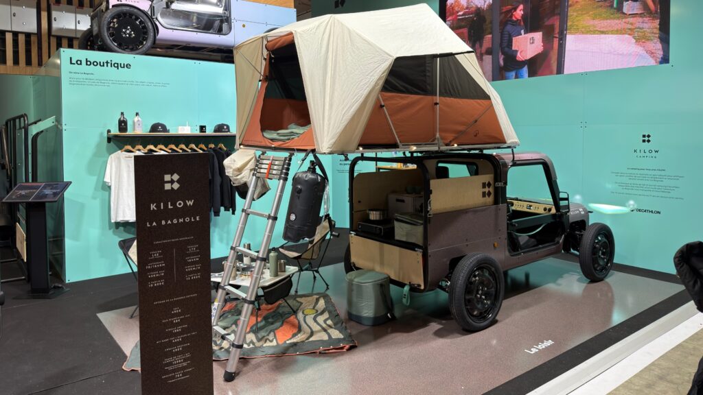 Kilow et son quadricycle La Bagnole au Mondial de l'Auto 2026. // Source : Robin San Vicente pour Numerama Kilow et son quadricycle La Bagnole au Mondial de l'Auto 2026. // Source : Robin San Vicente pour Numerama