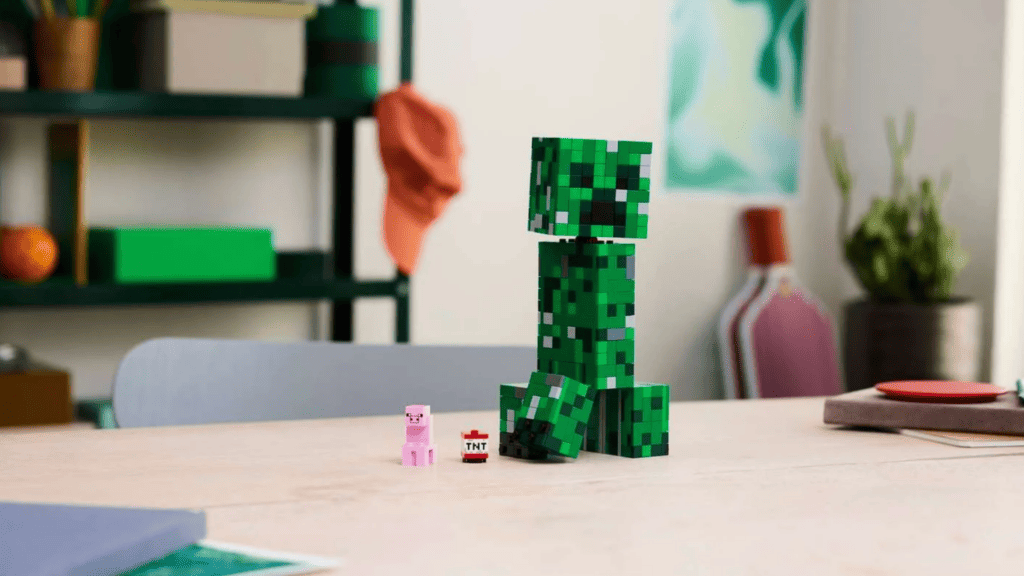 Lego Minecraft Creeper // Source : Lego Lego Minecraft Creeper // Source : Lego