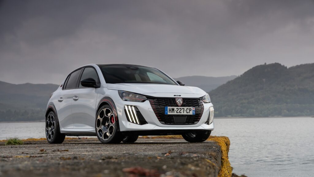 La Peugeot E-208 GTi. // Source : Peugeot