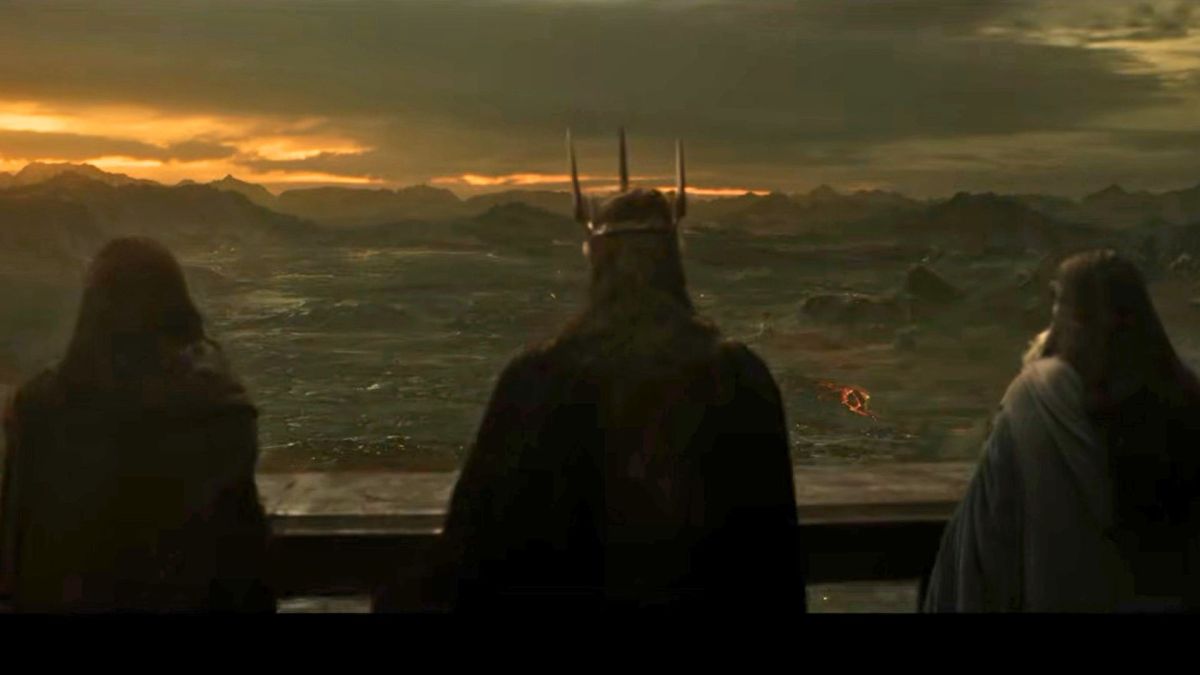 Un mystérieux personnage se tient à côté de Sauron et voilà que ressurgit une vieille théorie dans Les Anneaux de pouvoir