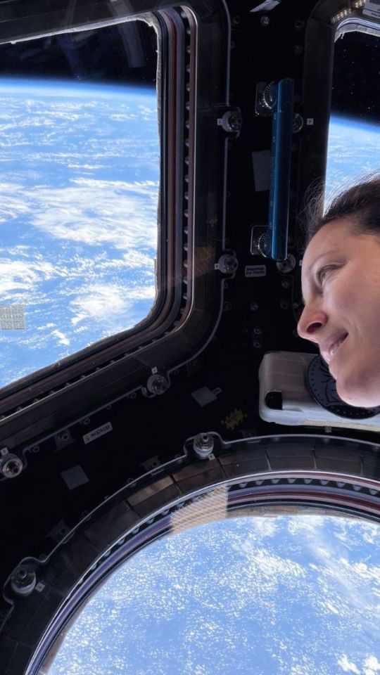 Sophie Adenot dans l'ISS. // Source : Flickr/CC/Nasa Johnson (photo modifiée)