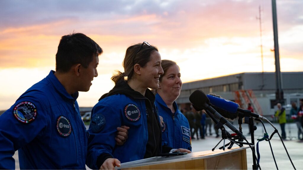 Sophie Adenot à son retour sur Terre, le 10 octobre 2026. // Source : Flickr/CC/ESA (image recadrée) Sophie Adenot à son retour sur Terre, le 10 octobre 2026. // Source : Flickr/CC/ESA (image recadrée)
