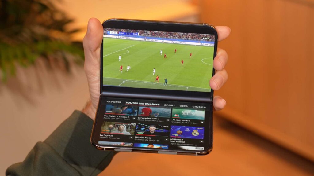 L'application Canal+ supporte le mode table de l'iPhone Duo. L'application Canal+ supporte le mode table de l'iPhone Duo.