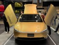 Le Tesla Cybercab exposé au Mondial de l'Auto de Paris 2026. // Source : Robin San Vicente pour Numerama Le Tesla Cybercab exposé au Mondial de l'Auto de Paris 2026. // Source : Robin San Vicente pour Numerama