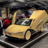 Le Tesla Cybercab exposé au Mondial de l'Auto de Paris 2026. // Source : Robin San Vicente pour Numerama