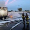 Un Tesla Semi a soudainement pris feu sur une autoroute près de San Francisco. // Source : CHP Hayward via X