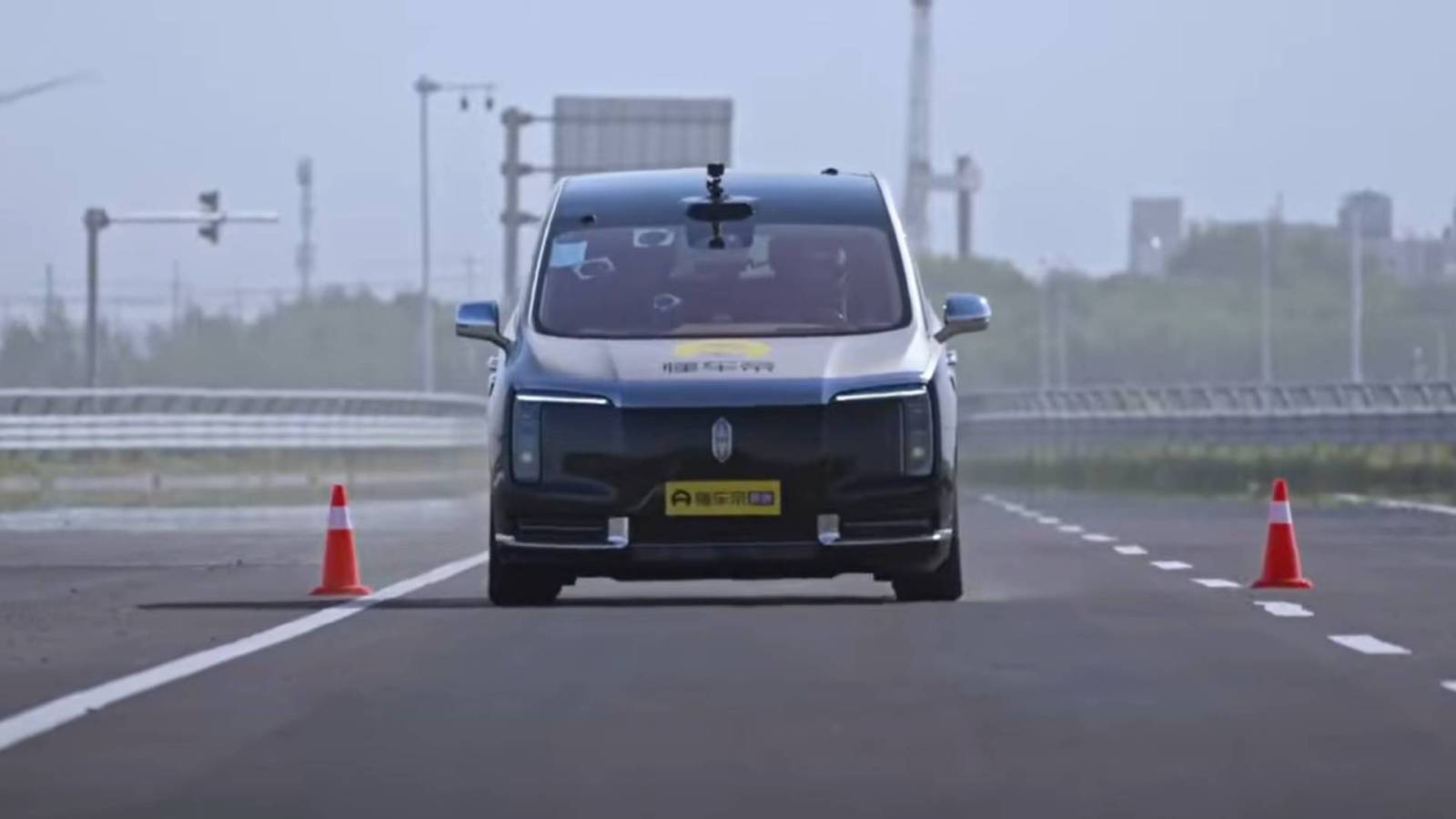 La pédale de frein d’une voiture chinoise à plus de 100 000 € casse en plein test… à trois reprises