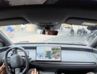 On a testé la conduite autonome NGP de XPeng dans Paris. // Source : Robin San Vicente pour Numerama (Capture d'écran) On a testé la conduite autonome NGP de XPeng dans Paris. // Source : Robin San Vicente pour Numerama (Capture d'écran)