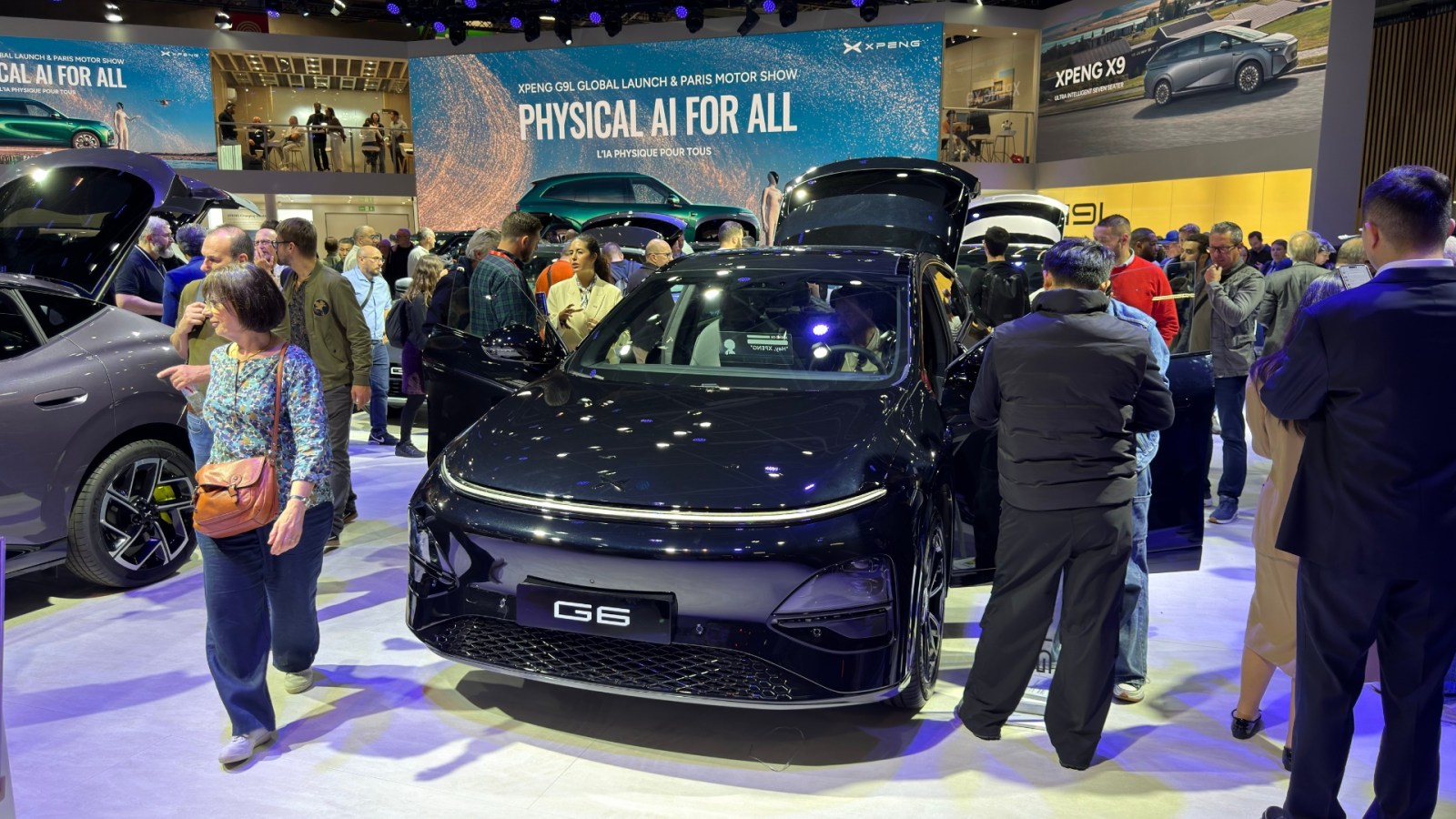 Chinese Automakers Draw Crowds at Paris Auto Show